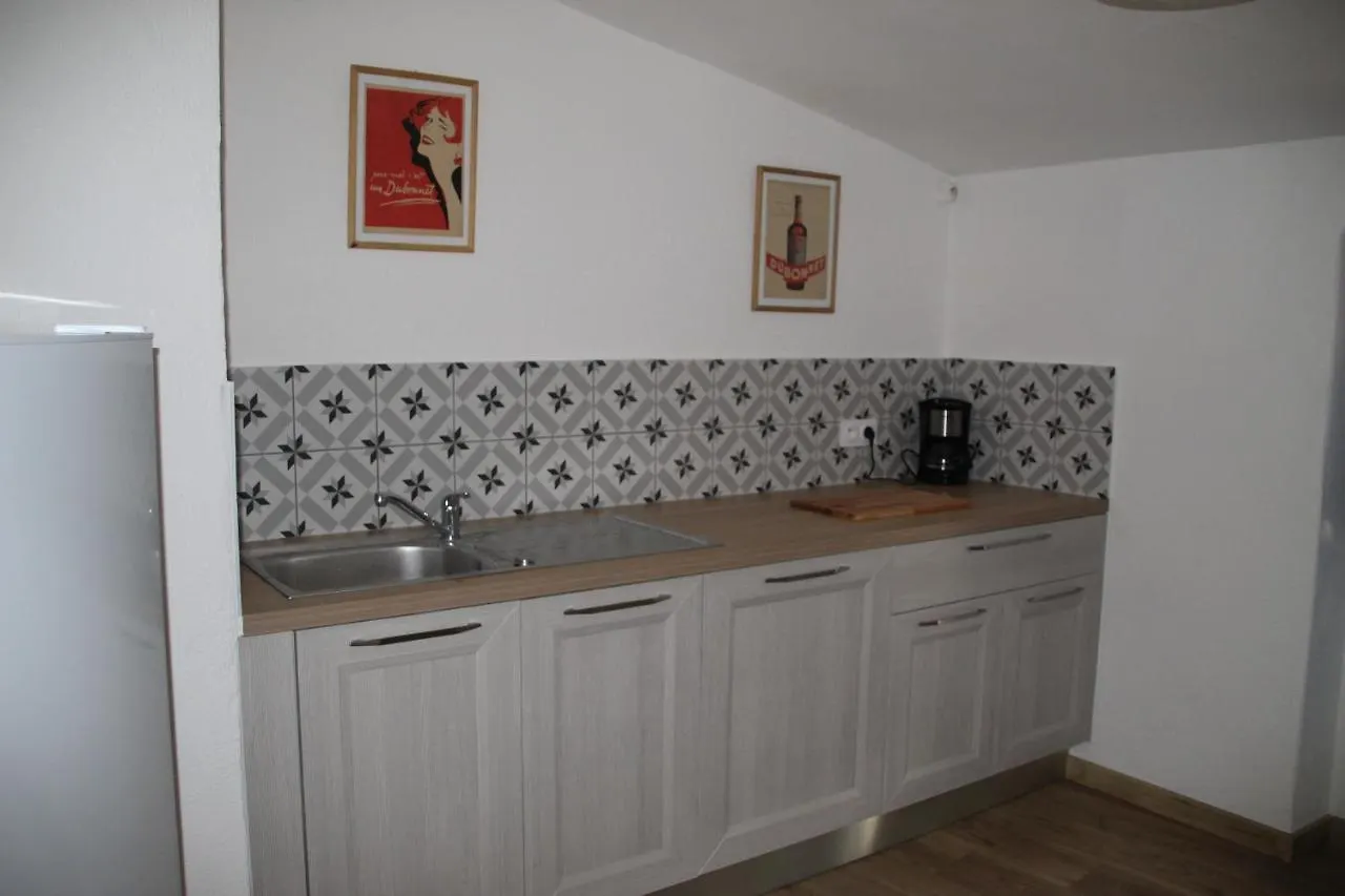 Appartement Le Gambetta Cotignac 0*,